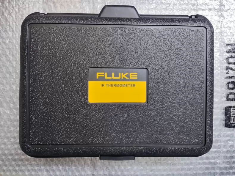 FLUKE 561 Infrared Thermometer thumbnail