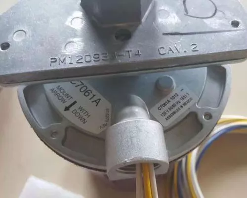 Honeywell C7061A1012 Flame Detector thumbnail