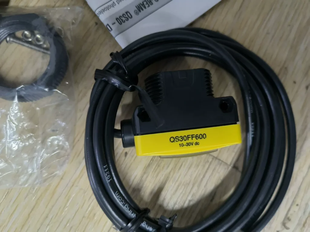 Banner Engineering QS30FF600 Sensor thumbnail