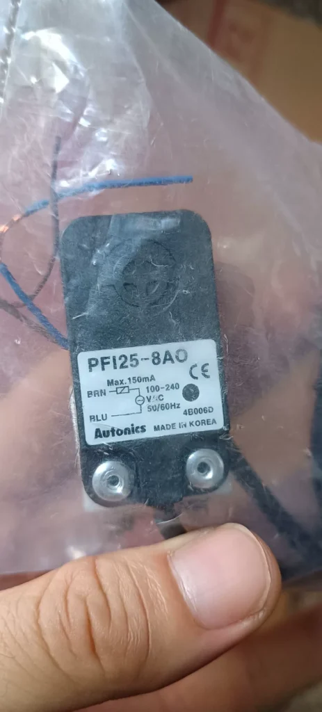 Autonics PFI25-8AO Proximity Sensor thumbnail