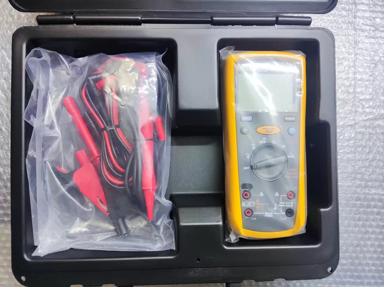 FLUKE 1577 Multimeter thumbnail