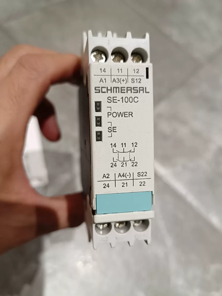 Schmersal SE-100C Safety Relay thumbnail