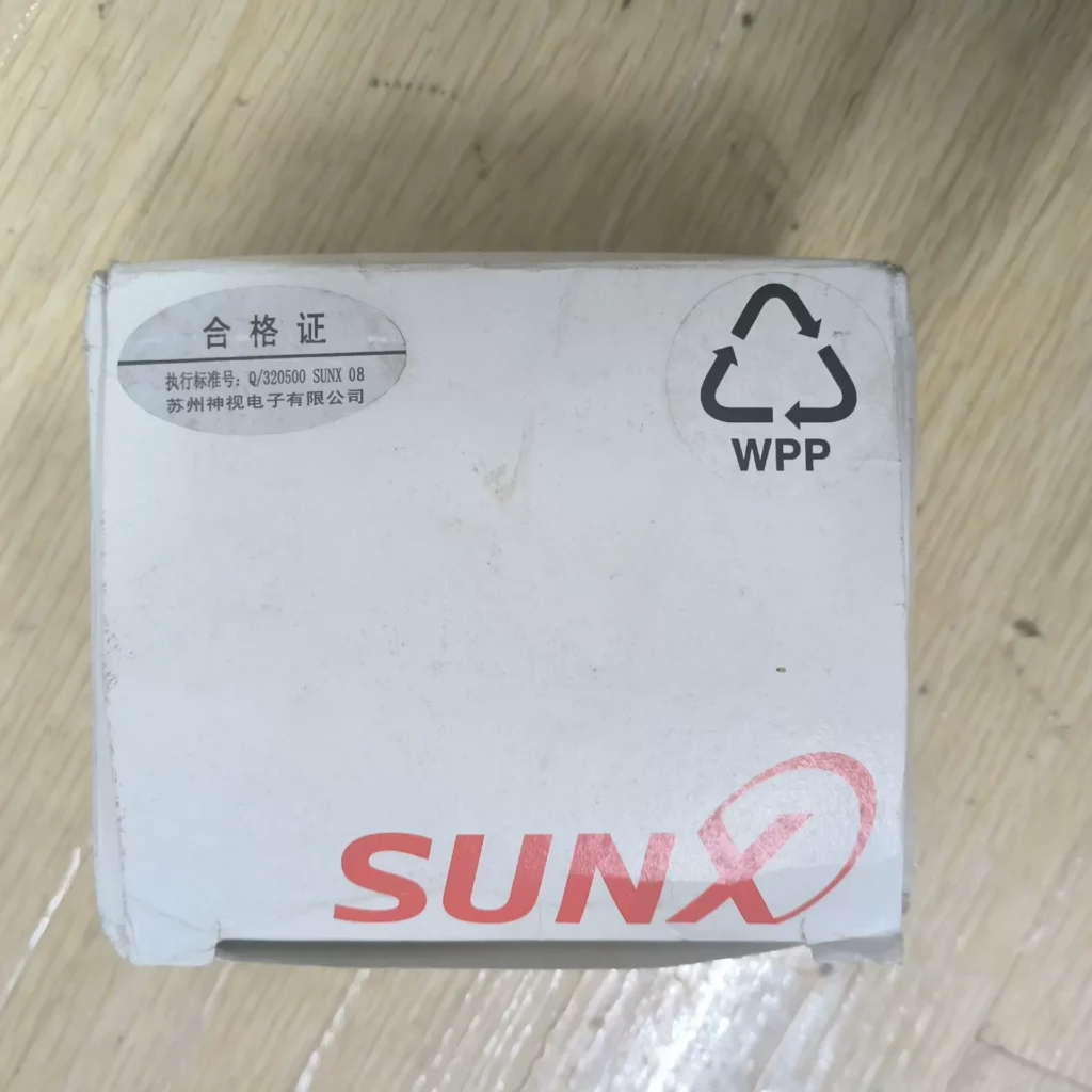 SUNX DP-102 Pressure Switch thumbnail