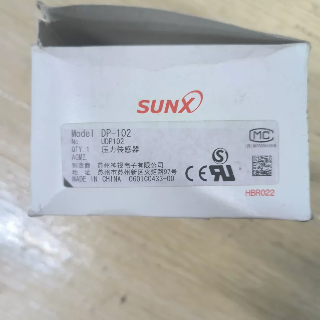 SUNX DP-102 Pressure Switch thumbnail