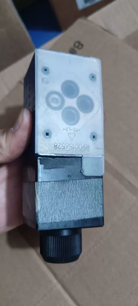 Bosch Rexroth 4WE6D62/ew230n9k4/B10 Solenoid Valve thumbnail