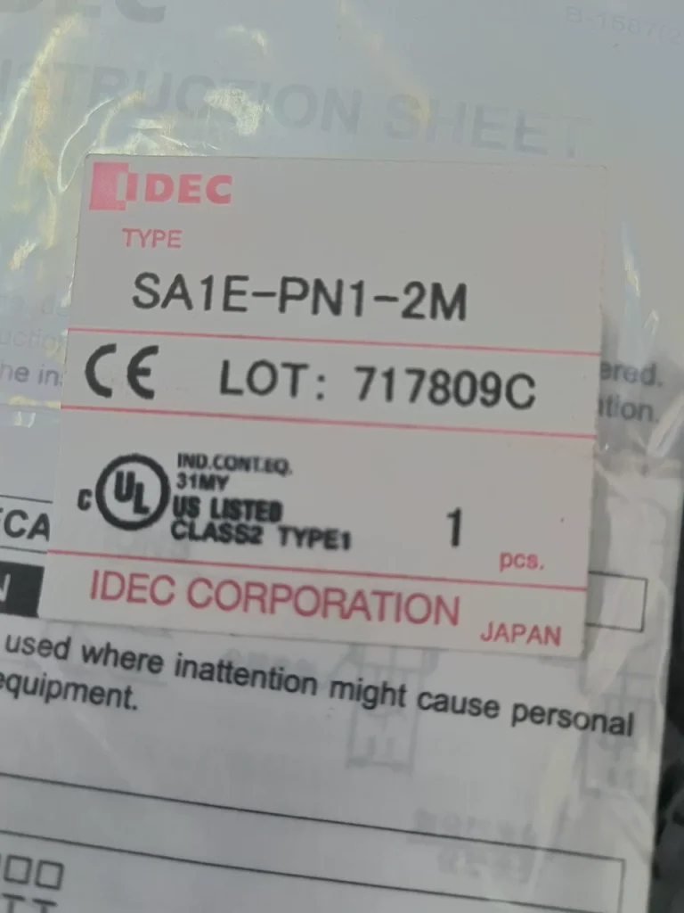 IDEC SA1E-PN1-2M Photoelectric Sensor