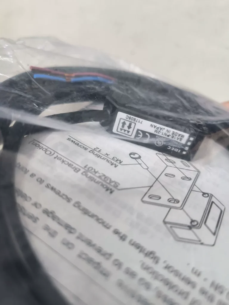 IDEC SA1E-PN1-2M Photoelectric Sensor thumbnail