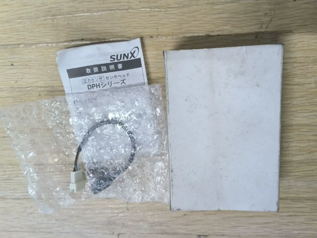 SUNX DPH-A12 Pressure Sensor thumbnail