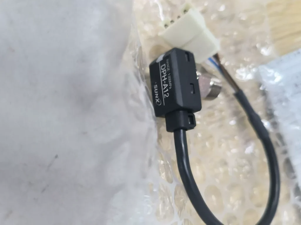 SUNX DPH-A12 Pressure Sensor thumbnail