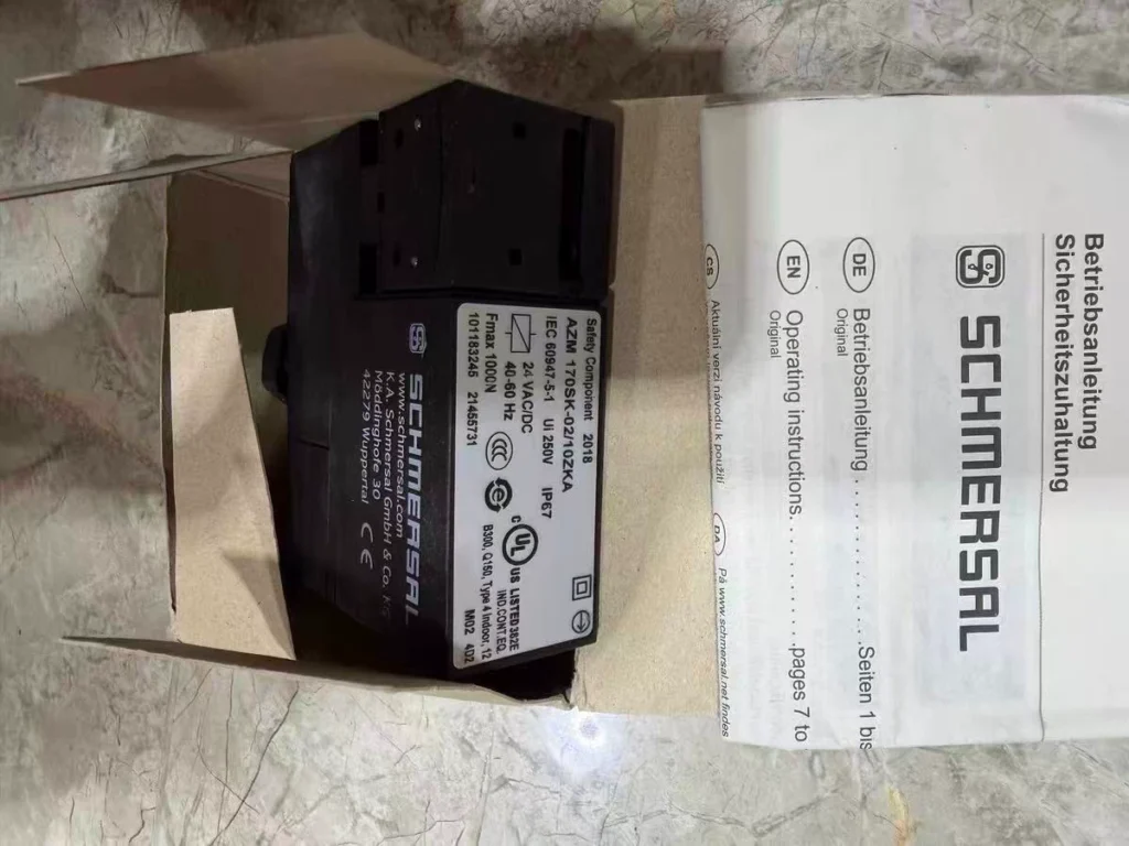 Schmersal AZM 170SK-02/10ZKA Safety Switch thumbnail