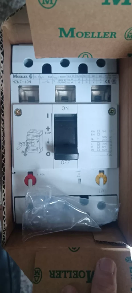 Moeller NZM7-40N Circuit Breaker thumbnail