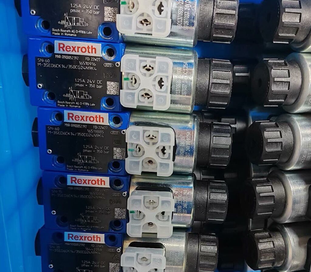Bosch Rexroth R900052392 M-3SED6CK1X/350CG Valve