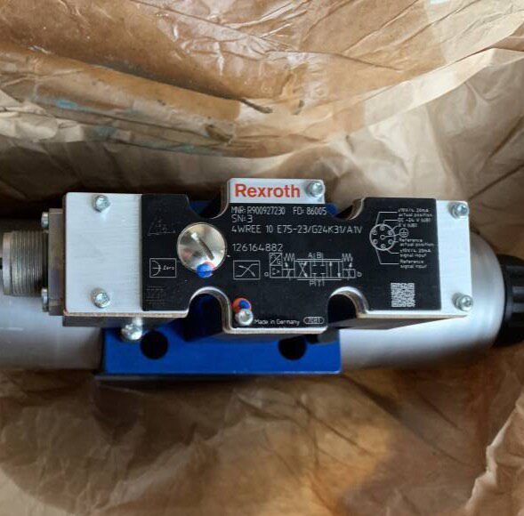 Bosch Rexroth R900927230 4WREE10E75-23/G24K31/A1V Valve thumbnail
