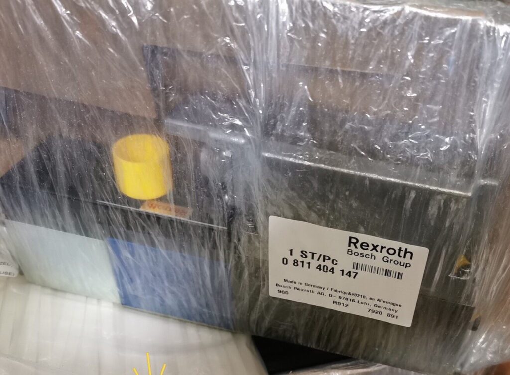 Bosch Rexroth 0811404147 4WRPE6W32SJ-2X Valve thumbnail