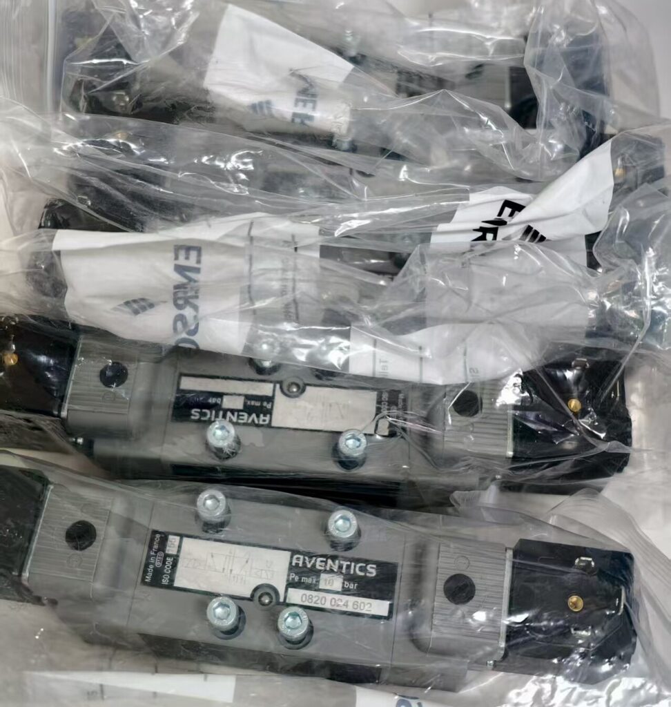 Aventics 0820024602 Pneumatic Valve thumbnail