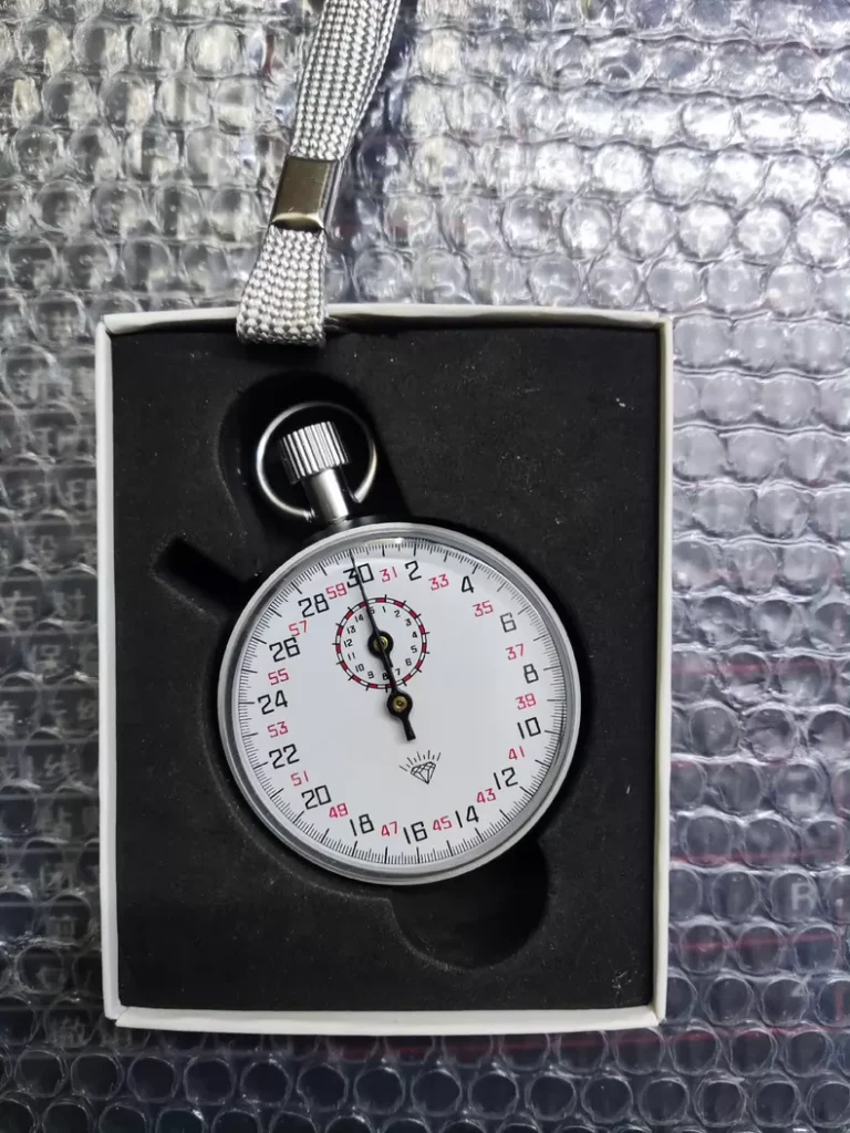 A17ARM 504 Mechanical Stopwatch thumbnail