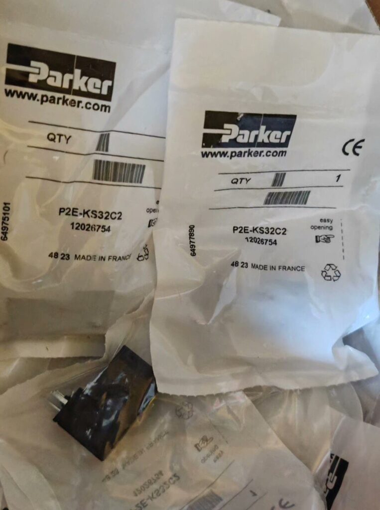 Parker P2E-KS32C1 Pneumatic Valve thumbnail