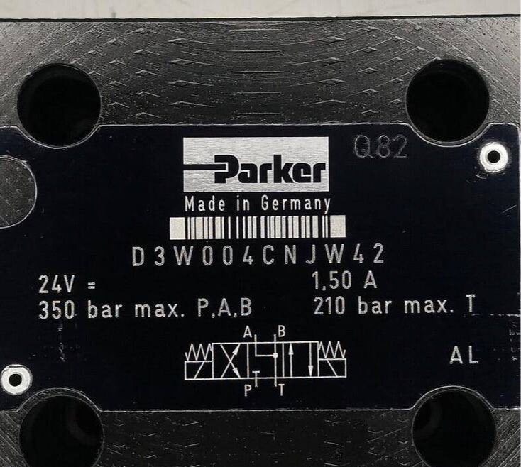 Parker D3W004CNJW Solenoid Valve thumbnail