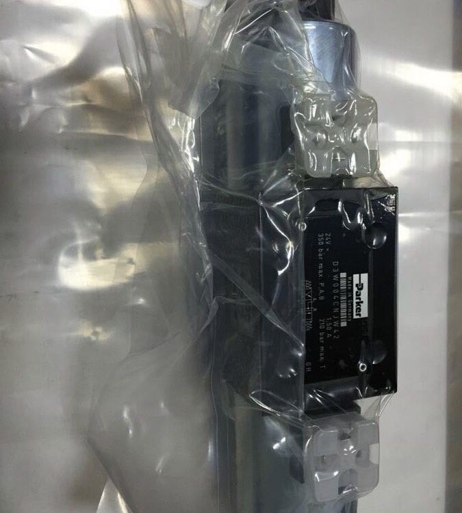 Parker D3W004CNJW Solenoid Valve thumbnail