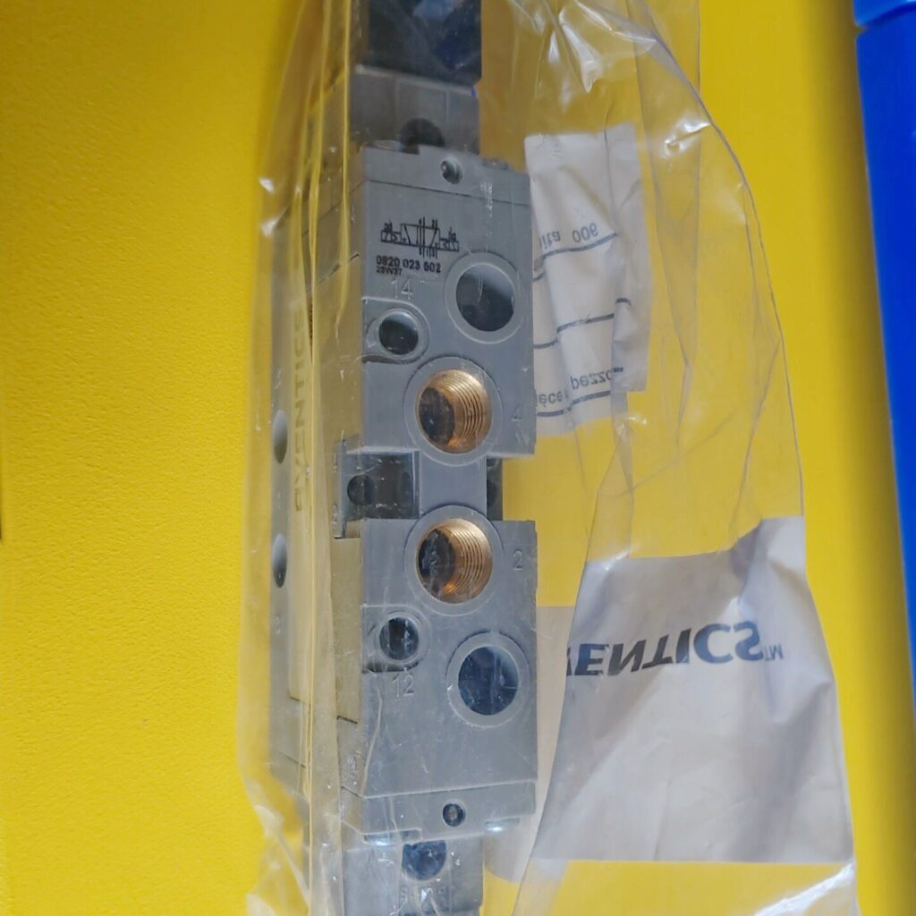 Aventics 5812260130 Pneumatic Valve thumbnail