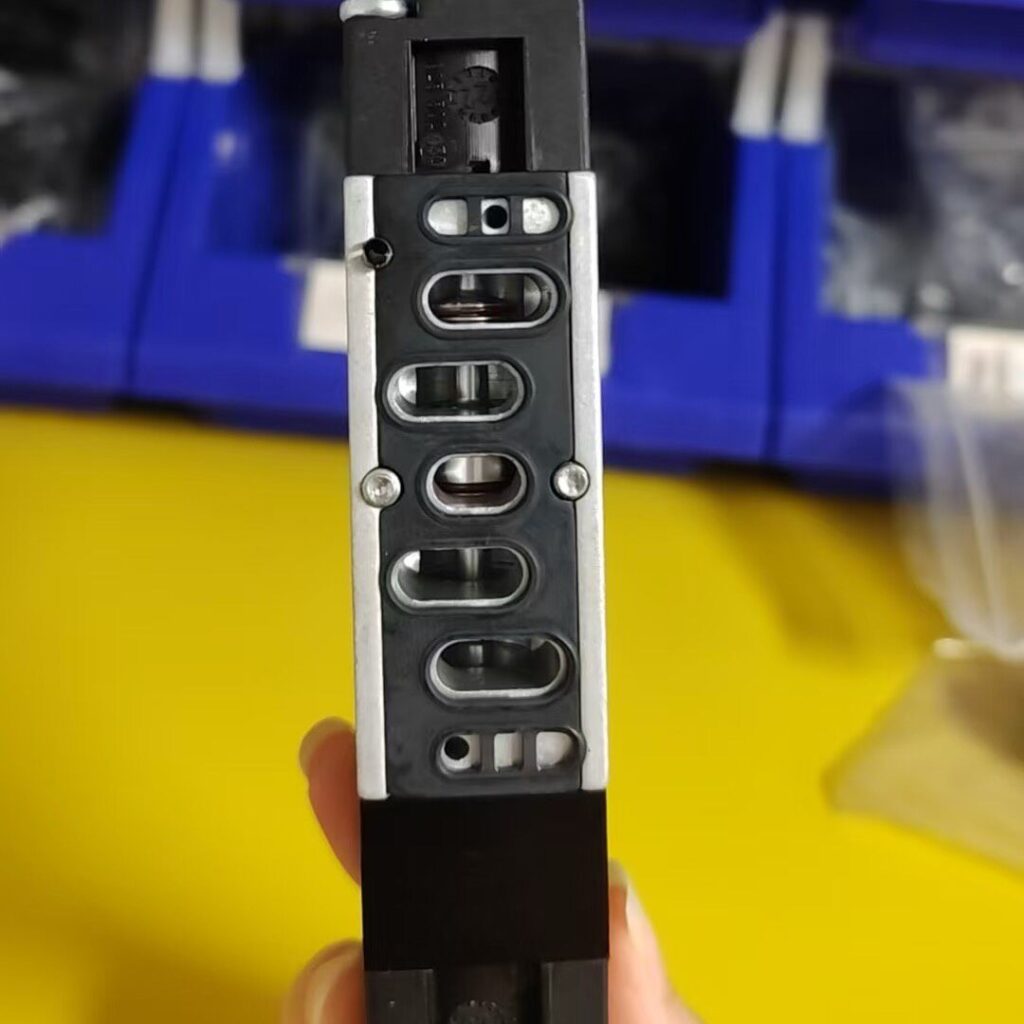 Aventics 0820052526 Pneumatic Valve thumbnail