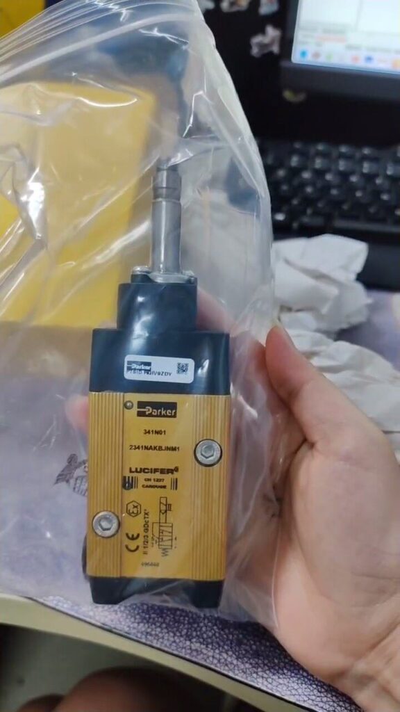 Parker 341N11 Pneumatic Valve
