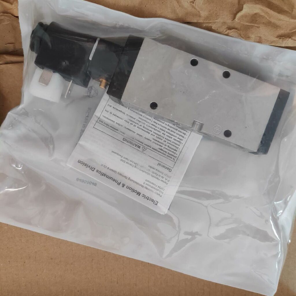 Parker P2LBX512ESNDDB49 Pneumatic Valve thumbnail