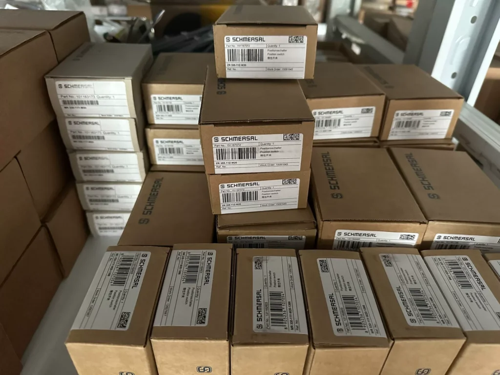 Schmersal M3R330-11Y Limit Switch thumbnail