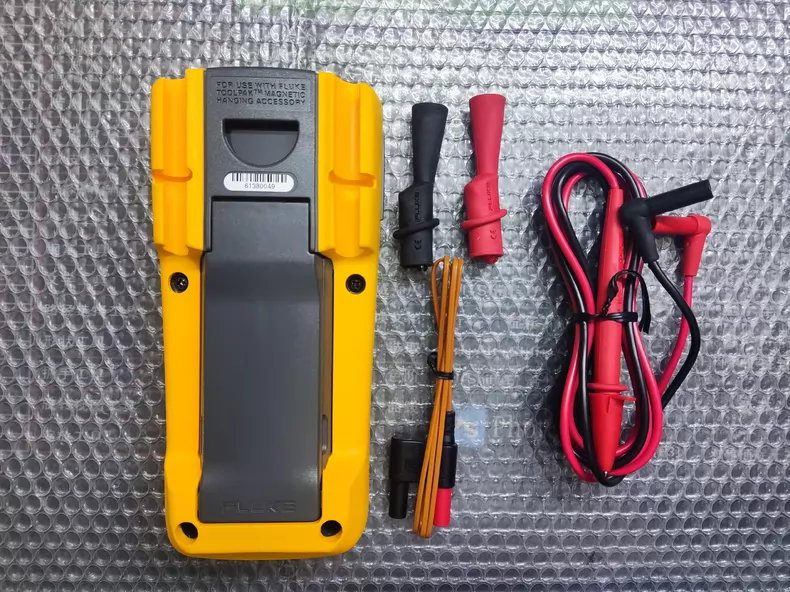 FLUKE 233 Multimeter thumbnail