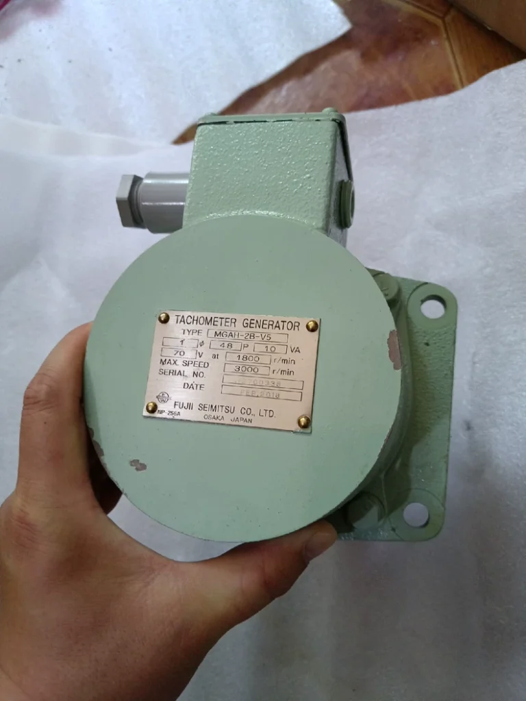FUJII SEIMITSU MGAH-2B-V5 Tachometer