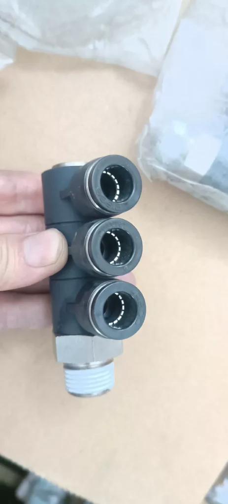 PISCO PHT12-04 Connector