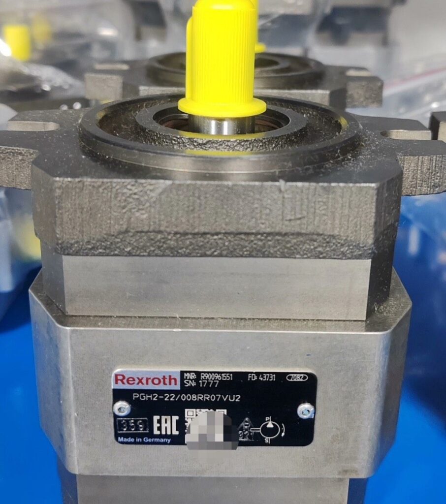Bosch Rexroth R900961551 PGH2-22/008RR07VU2 Hydraulic Pump