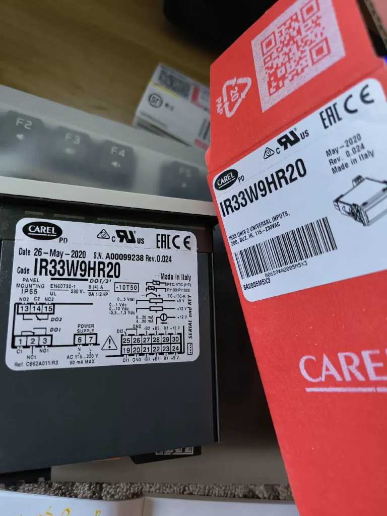 CAREL IR33S0EA00 Controller