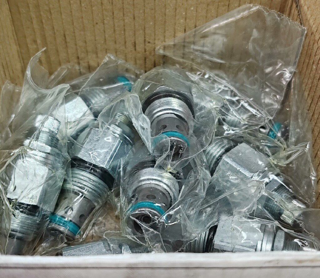 Parker RAH081S50 Solenoid Valve thumbnail