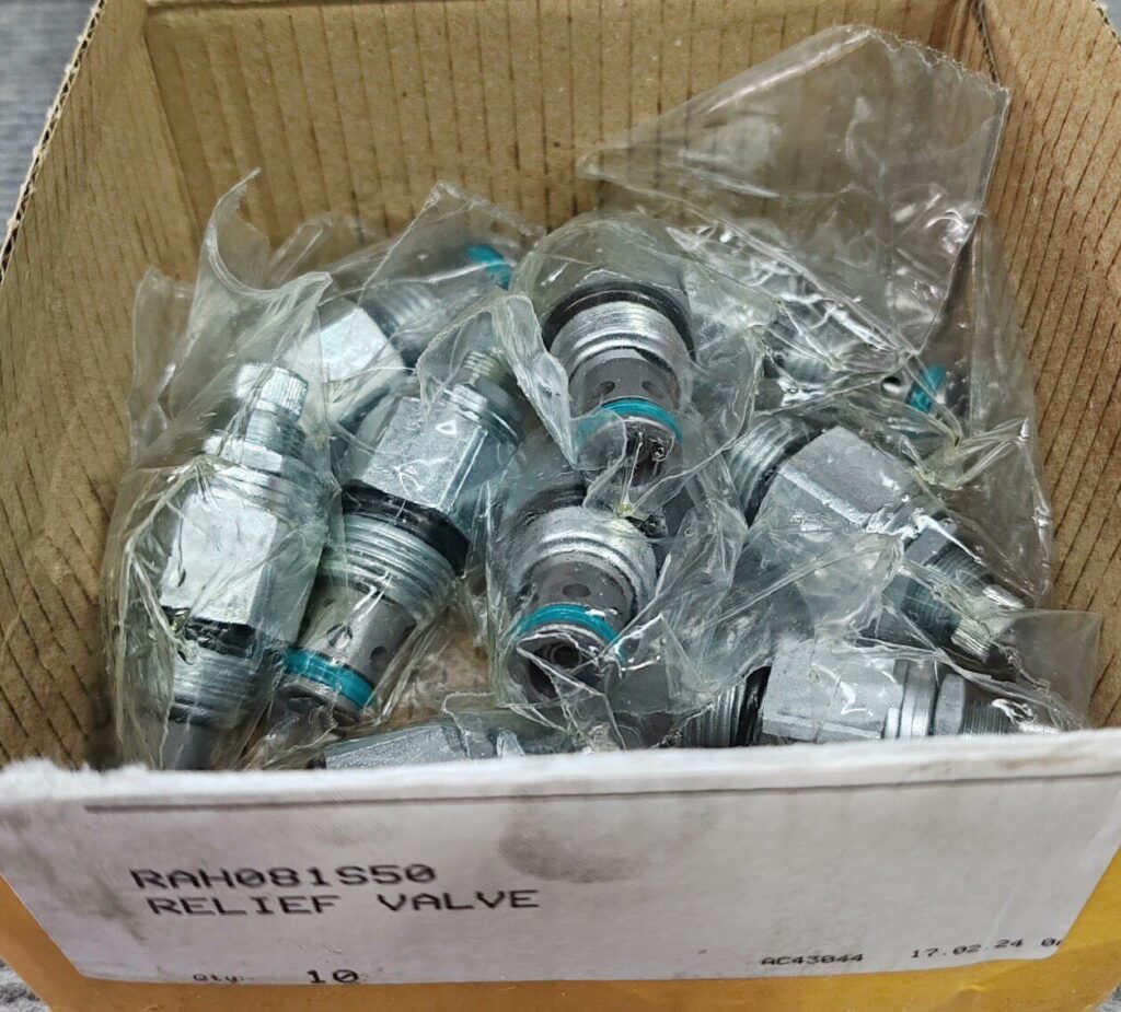 Parker RAH081S50 Solenoid Valve thumbnail