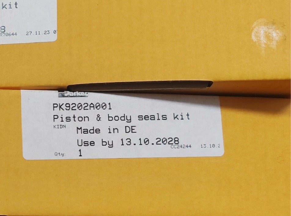 Parker PK9202A001 Piston and Body Seal Kit