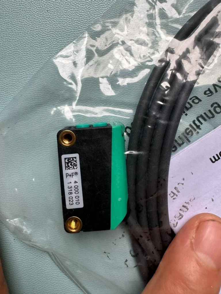 Pepperl+Fuchs ML100-8-H-250-RT/103/115 Sensor thumbnail