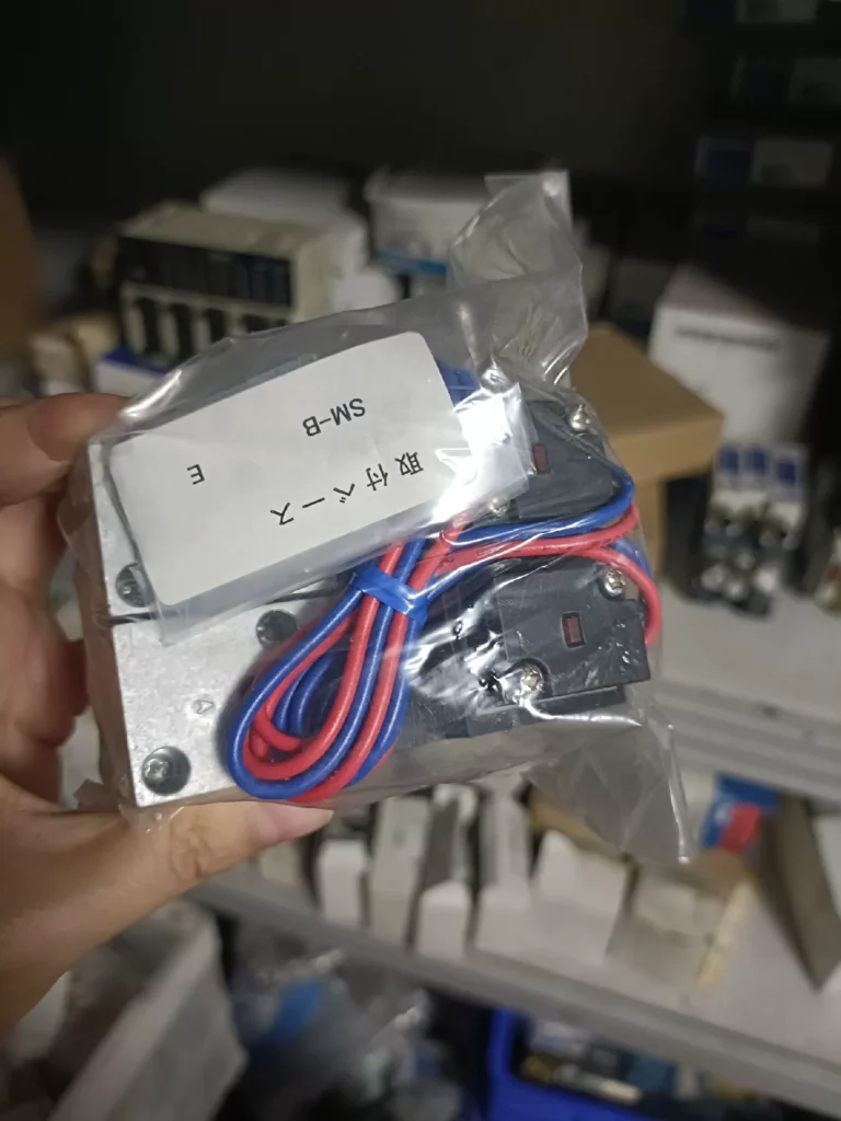 KOGANEI Solenoid Valve V050LE1-2-L thumbnail