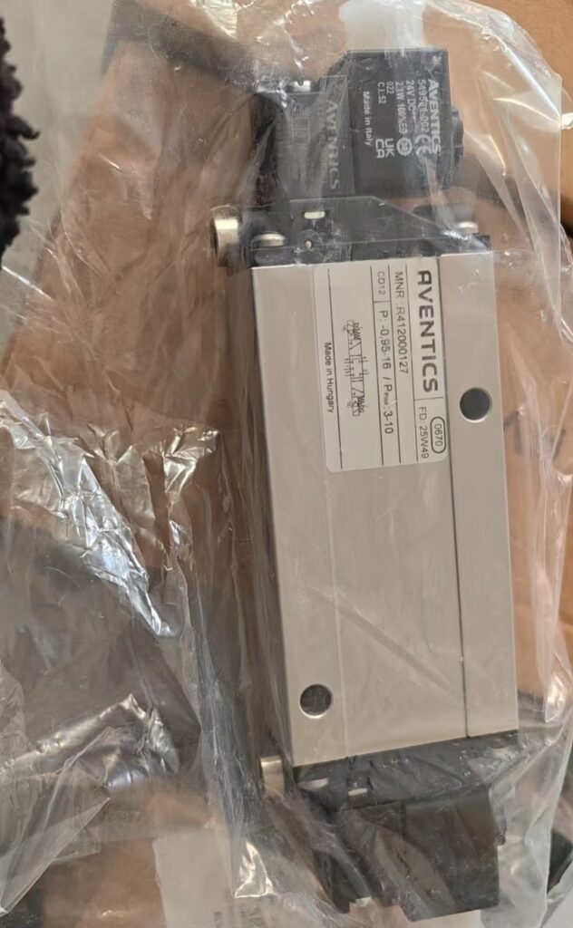 Aventics R412000127 Pneumatic Valve thumbnail