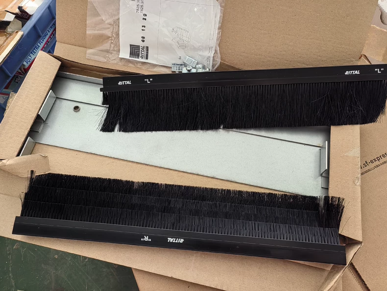 Rittal Brush Strip Cable Entry 7825.367 thumbnail