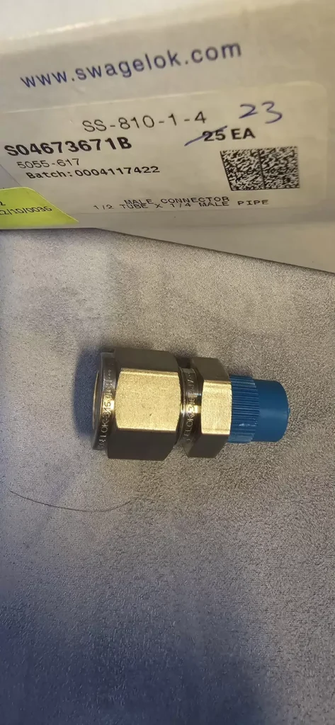 Swagelok SS-810-1-4 Fitting