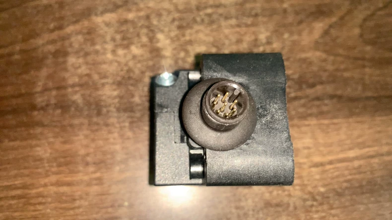 EUCHNER CES-AR-C01-AH Safety Switch thumbnail