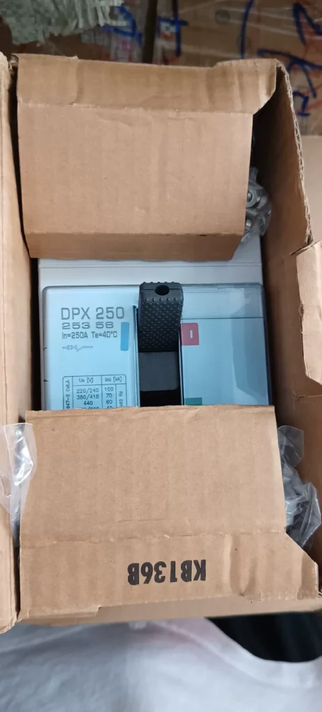 Legrand DPX250 Molded Case Circuit Breaker thumbnail