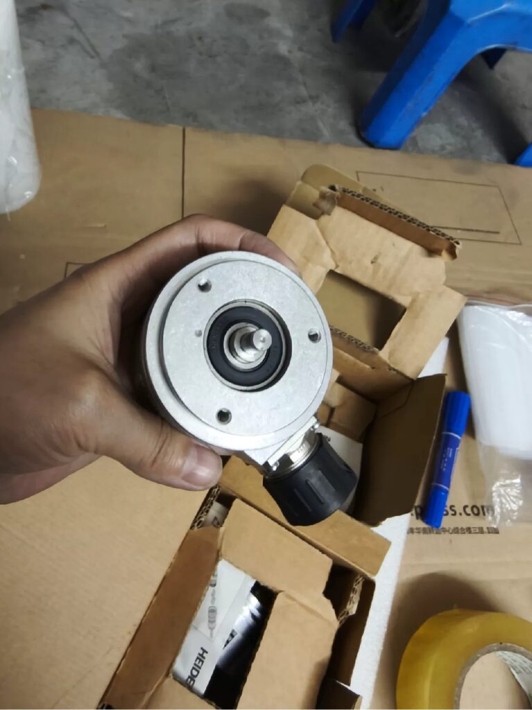 HEIDENHAIN Encoder ID376846-M6 thumbnail