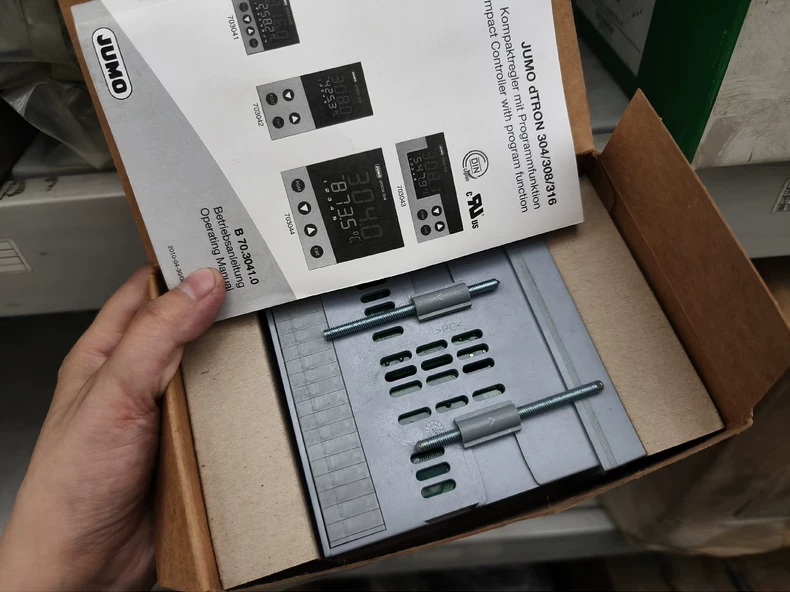 JUMO Temperature Controller 703042/181-430-23/000 thumbnail