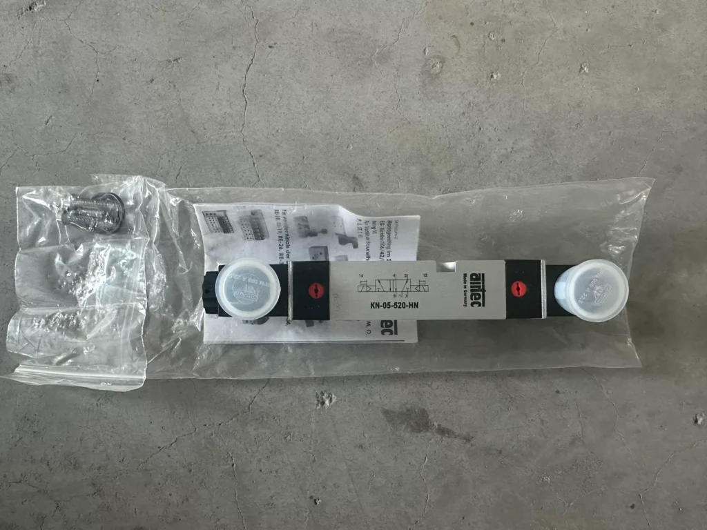 AirTac KN-05-520-HN Solenoid Valve thumbnail