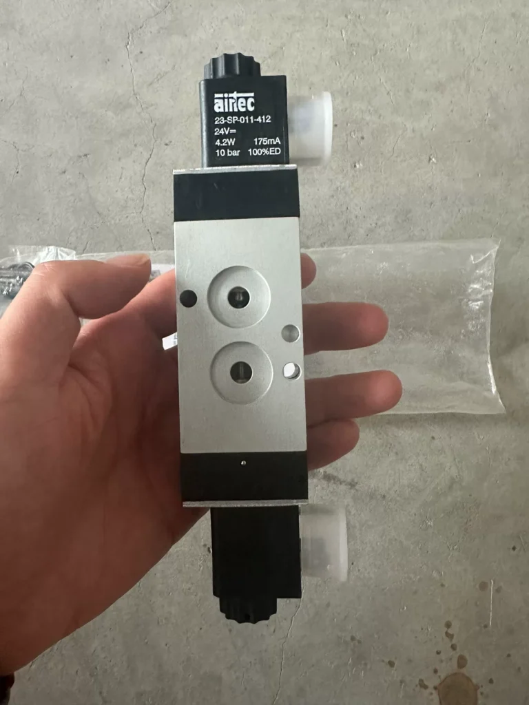 AirTac KN-05-520-HN Solenoid Valve thumbnail