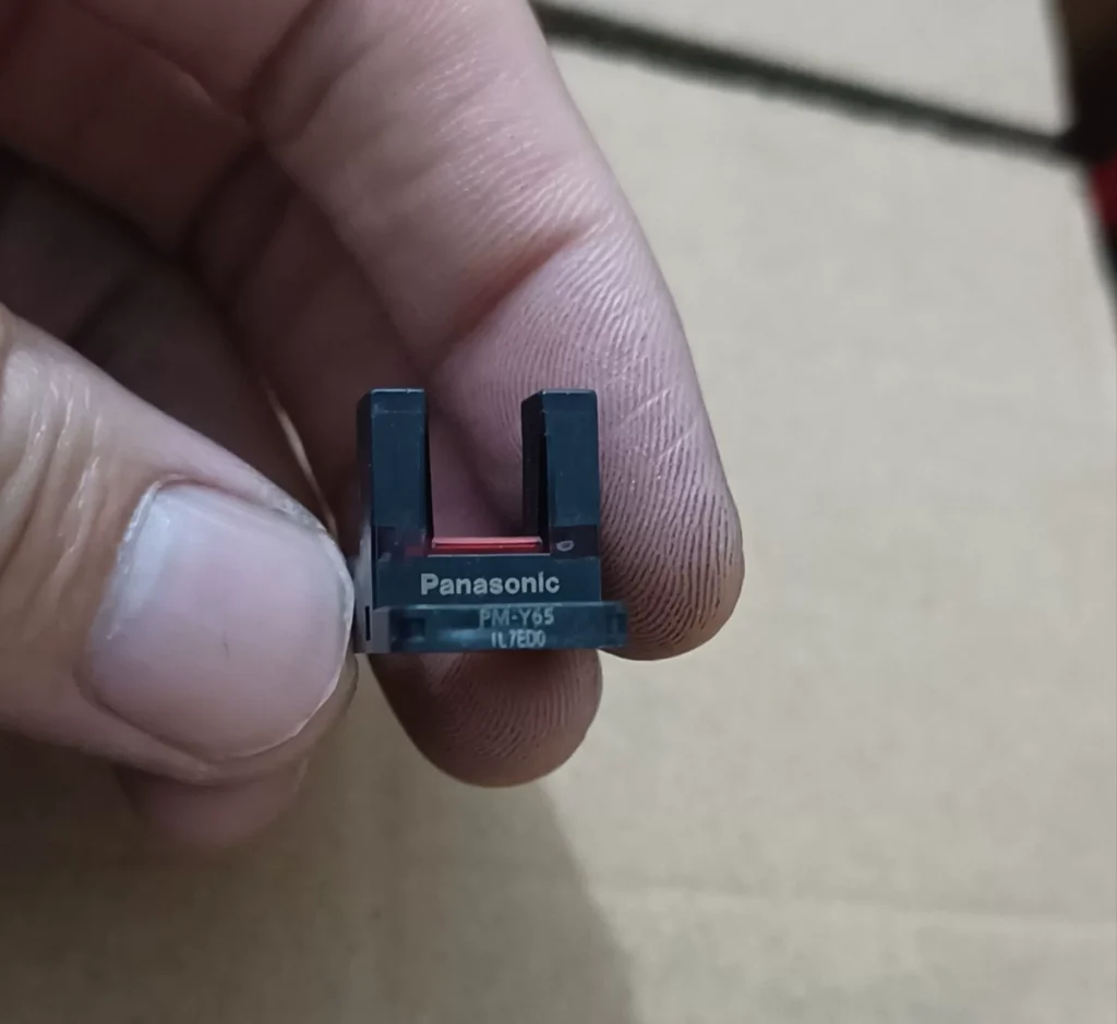 Panasonic PM-Y65 Photoelectric Sensor thumbnail