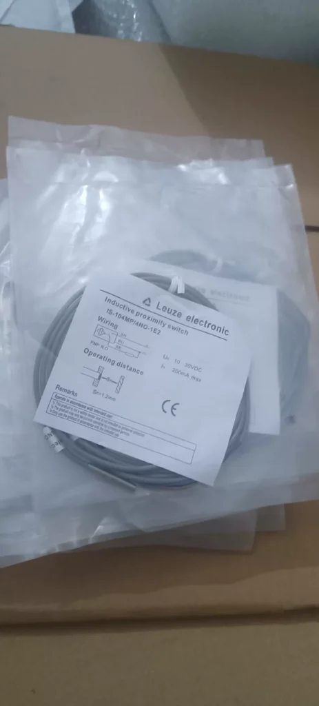 Leuze IS 104MP/4NO-1E2 Proximity Sensor thumbnail