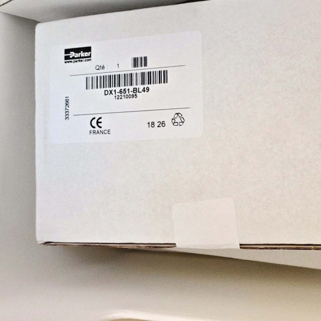 Parker DX1-651-BL49 Pneumatic Valve thumbnail